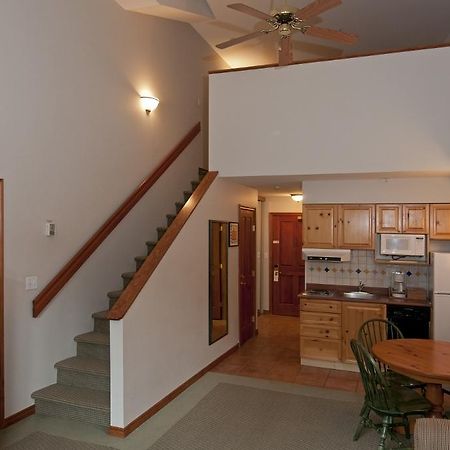 Hearthstone Lodge Sun Peaks Exteriör bild