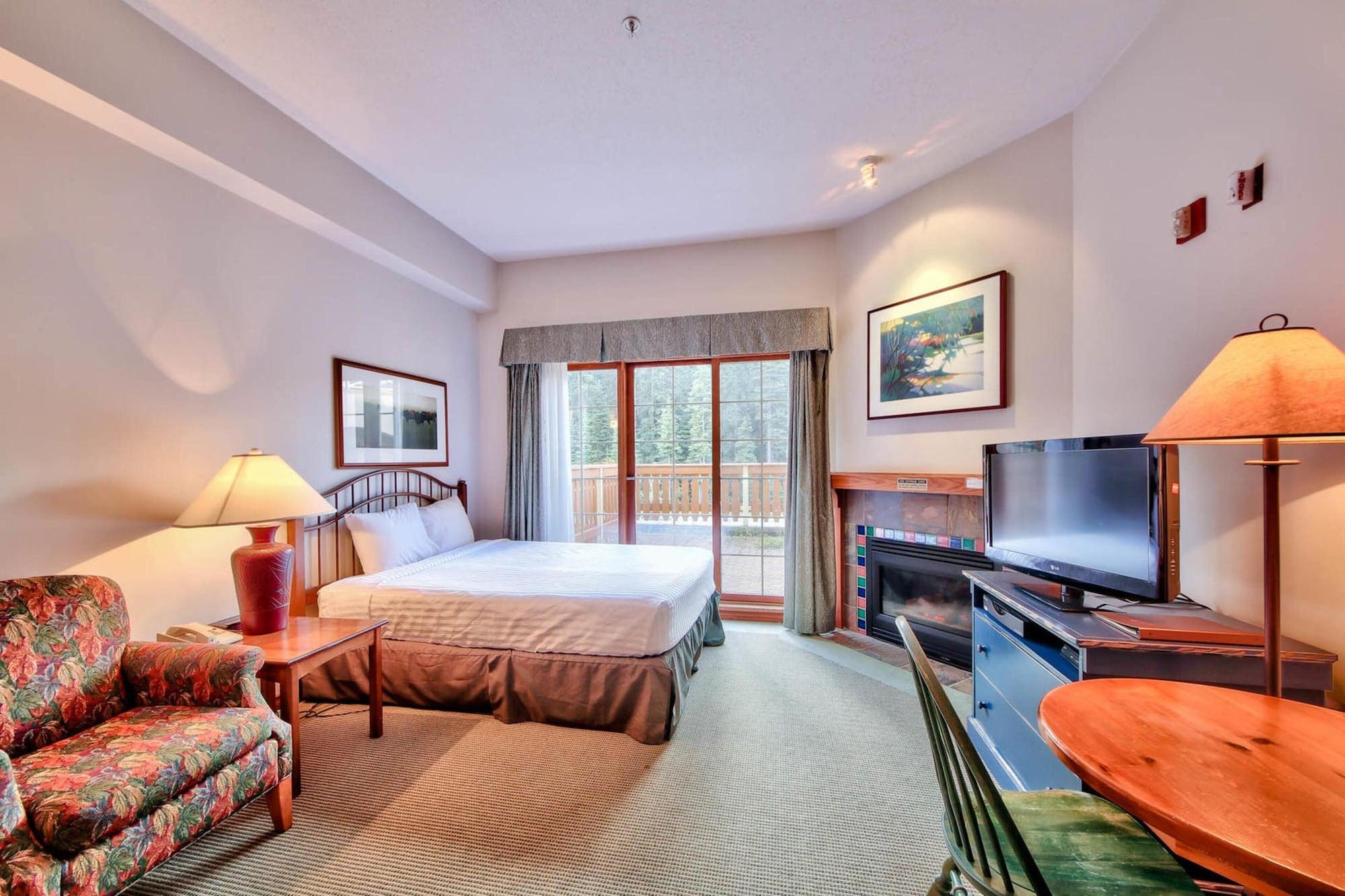 Hearthstone Lodge Sun Peaks Exteriör bild