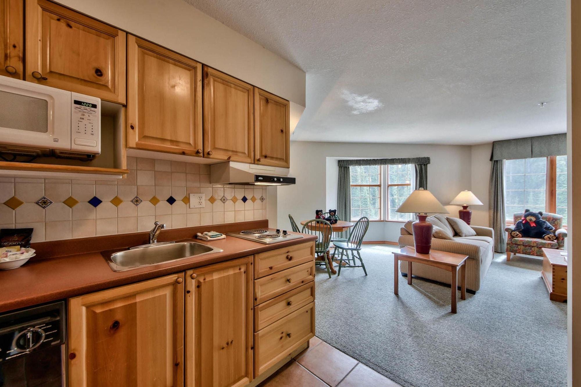 Hearthstone Lodge Sun Peaks Exteriör bild