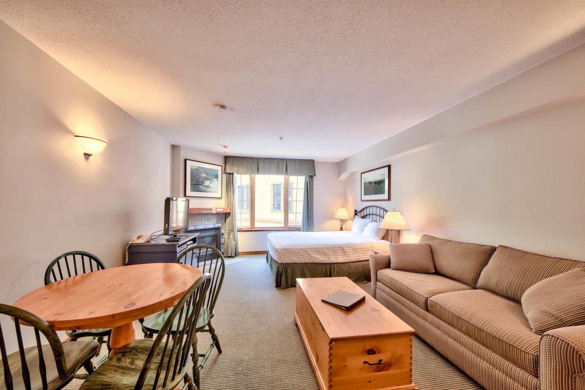 Hearthstone Lodge Sun Peaks Exteriör bild