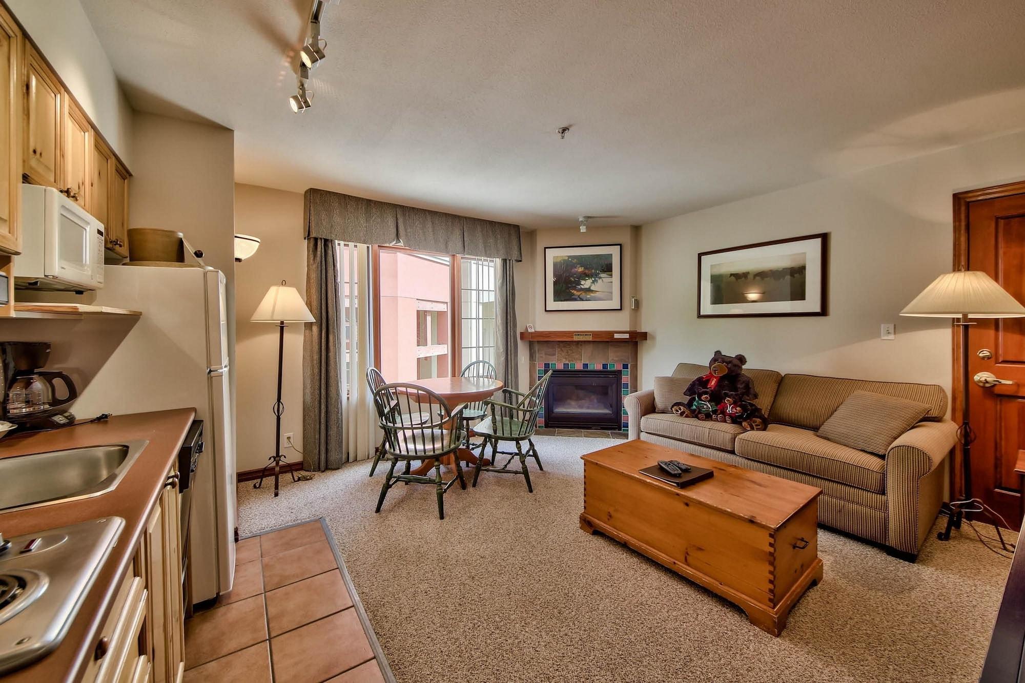Hearthstone Lodge Sun Peaks Exteriör bild